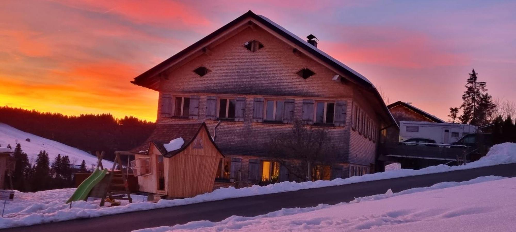 Ferienwohnung Schoenenbuehl ヒッティザウ エクステリア 写真